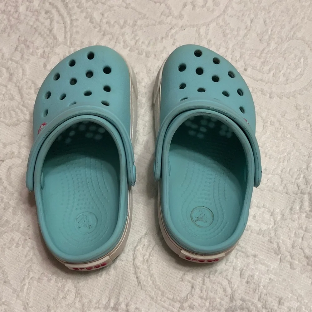 CROCS Kids Girls Size 6 c 7 Aqua Blue Water Clogs with Pink Accent